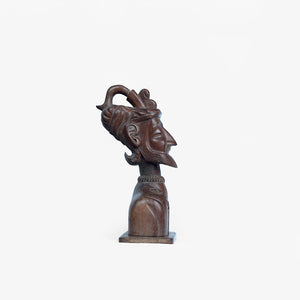 WOODEN BUST OF A KING