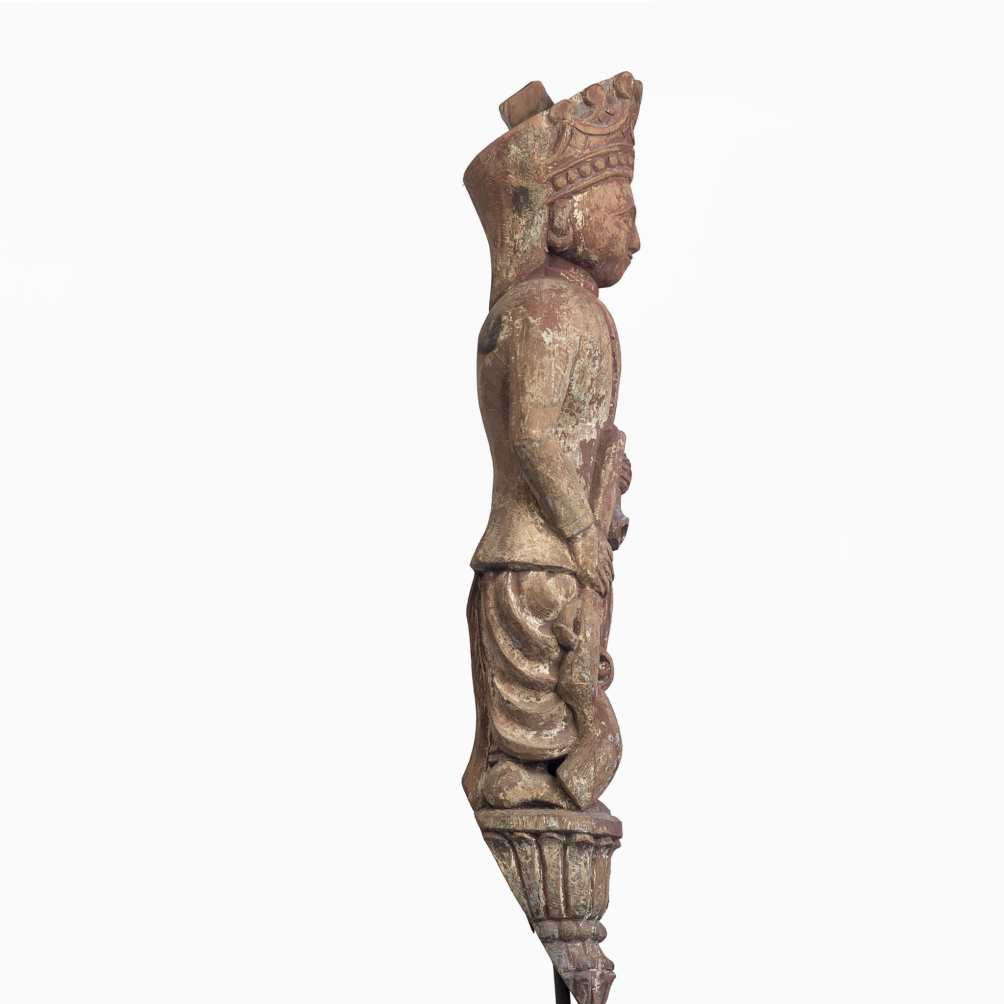 VINTAGE WOODEN IDOL OF A GUARD